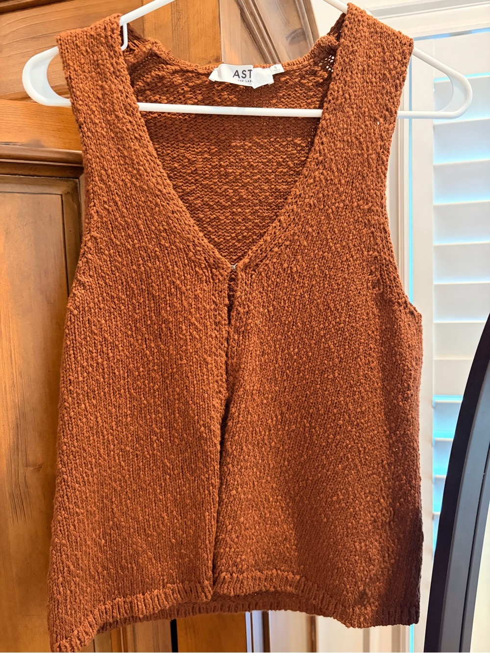 Astr Textured V-Neck Tank Top in Rust Brown